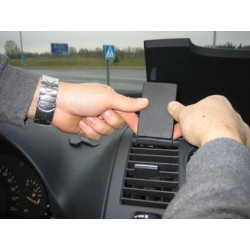 Brodit ProClip Center mt Mercedes Benz V-Class/Viano/Vito 04-14